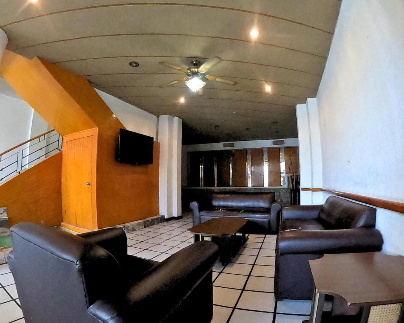 Hotel Calvete Torreón Exterior foto